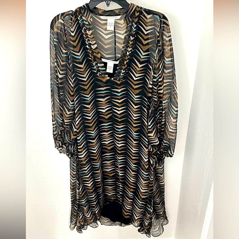 DVF 100% silk flowy style dress with slip size 10